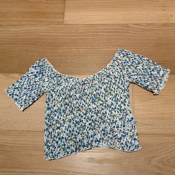 Poupette St. Barth Soledad Blue floral Off-Shoulder smocked Crop Top - Picture 2 of 6